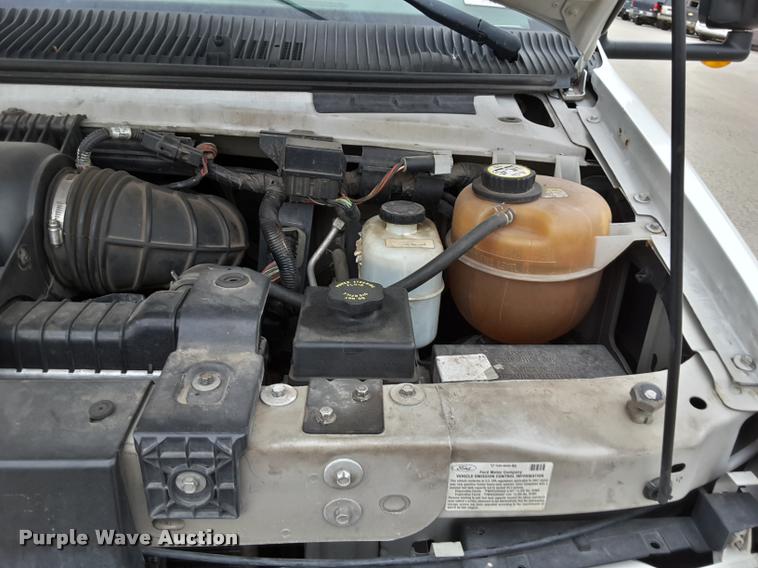 image for item DA6017 2007 Ford Econoline E450 shuttle bus