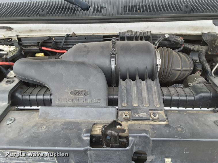 image for item DA6017 2007 Ford Econoline E450 shuttle bus