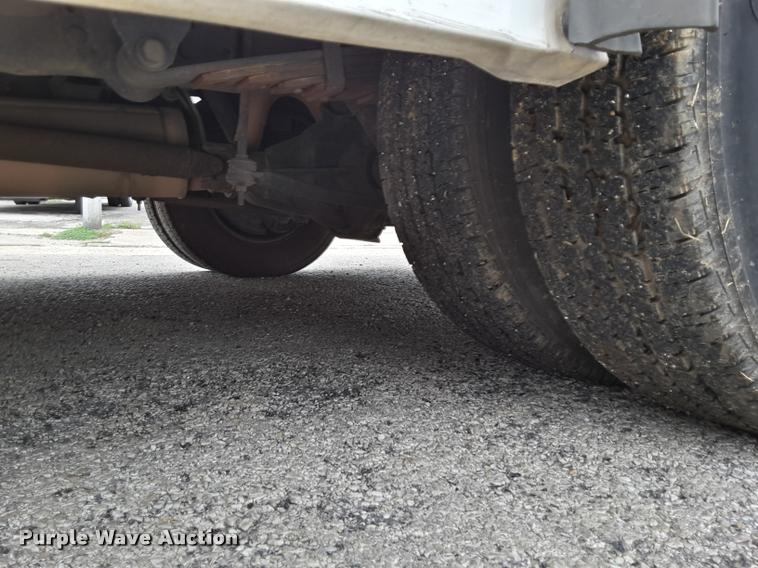 image for item DA6017 2007 Ford Econoline E450 shuttle bus