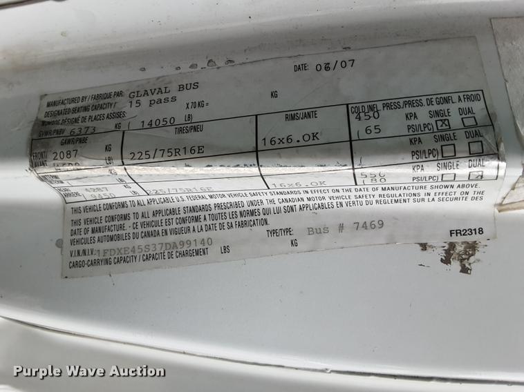 image for item DA6017 2007 Ford Econoline E450 shuttle bus