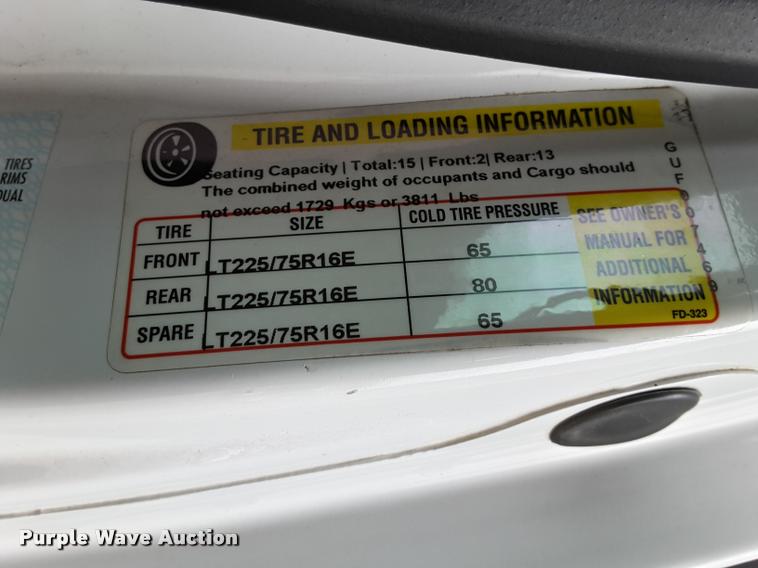 image for item DA6017 2007 Ford Econoline E450 shuttle bus