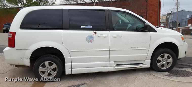 image for item DA6019 2010 Dodge Grand Caravan van