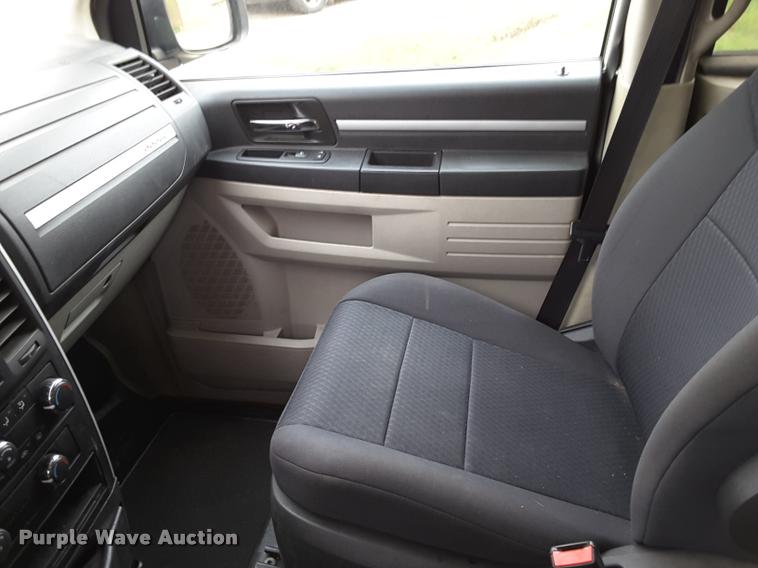 image for item DA6019 2010 Dodge Grand Caravan van