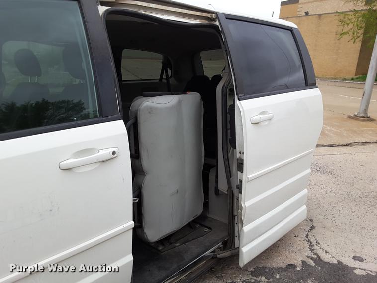 image for item DA6019 2010 Dodge Grand Caravan van