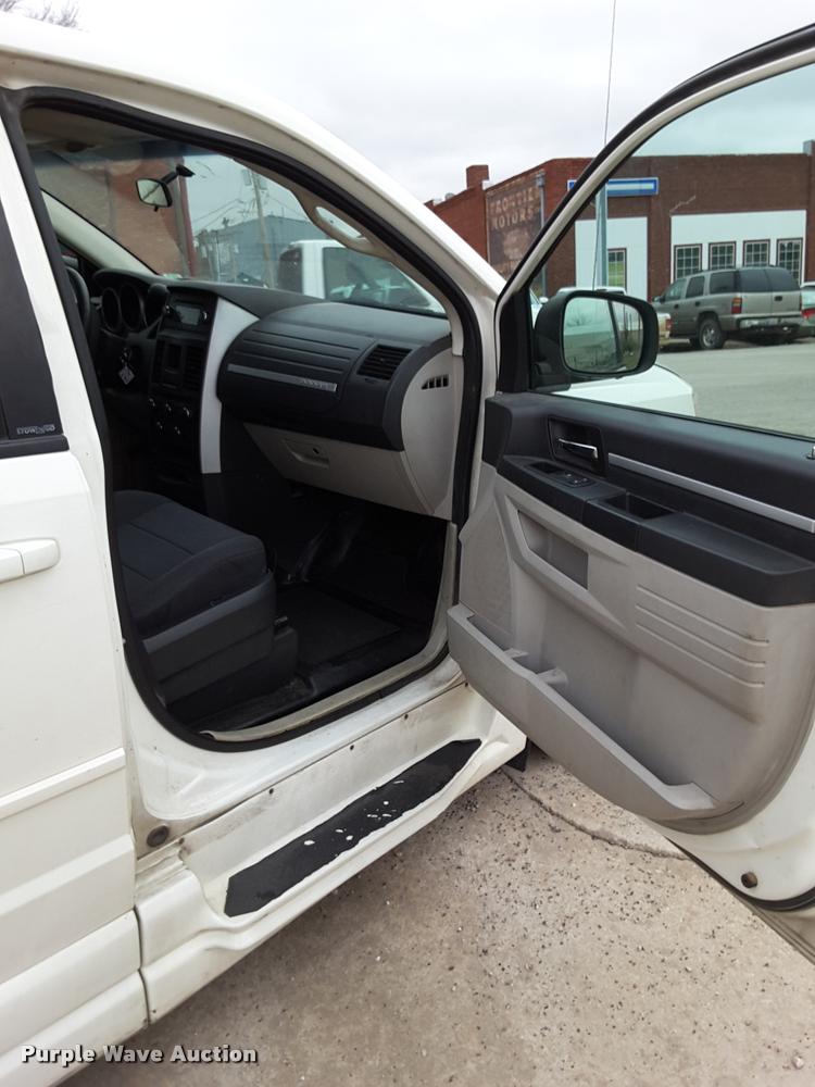 image for item DA6019 2010 Dodge Grand Caravan van