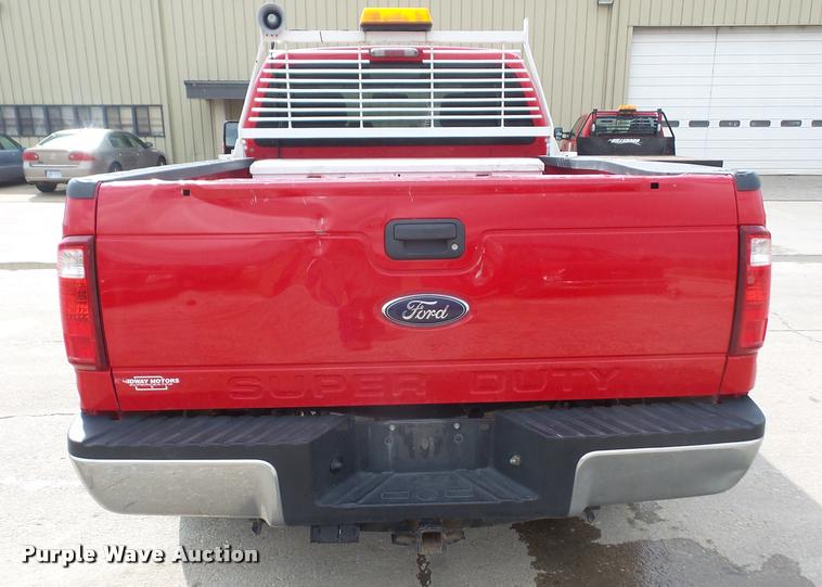 image for item DA8011 2011 Ford F250 Super Duty SuperCab pickup truck