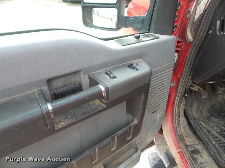 image for item DA8011 2011 Ford F250 Super Duty SuperCab pickup truck