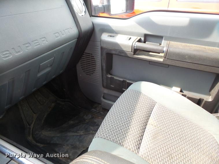 image for item DA8011 2011 Ford F250 Super Duty SuperCab pickup truck