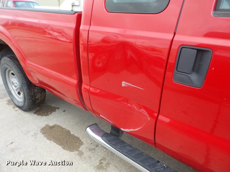 image for item DA8011 2011 Ford F250 Super Duty SuperCab pickup truck