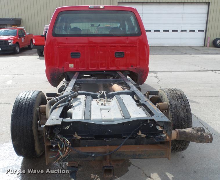image for item DA8012 2008 Ford F350 Super Duty Crew Cab pickup truck cab and chassis