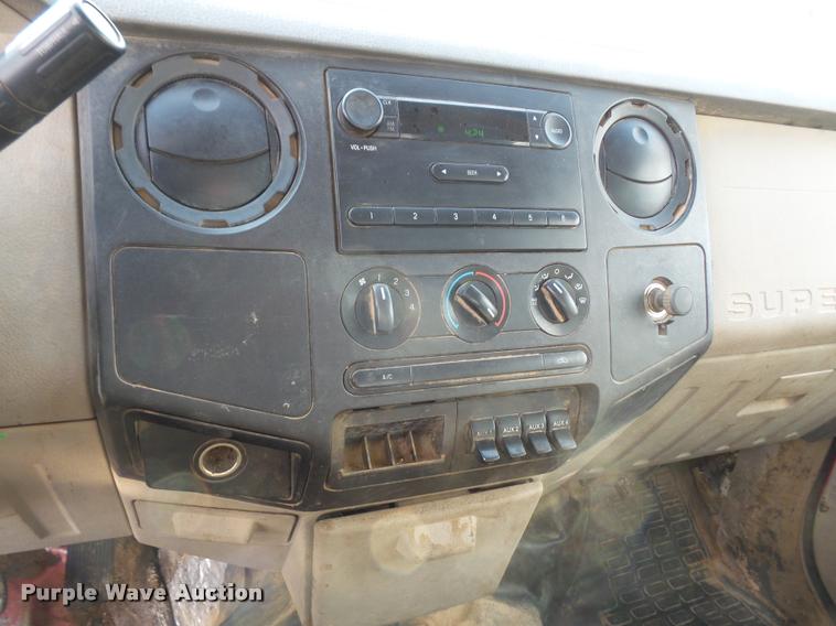 image for item DA8012 2008 Ford F350 Super Duty Crew Cab pickup truck cab and chassis