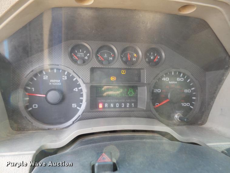 image for item DA8012 2008 Ford F350 Super Duty Crew Cab pickup truck cab and chassis