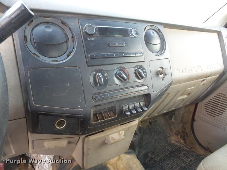 image for item DA8012 2008 Ford F350 Super Duty Crew Cab pickup truck cab and chassis