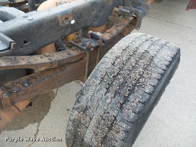 image for item DA8012 2008 Ford F350 Super Duty Crew Cab pickup truck cab and chassis