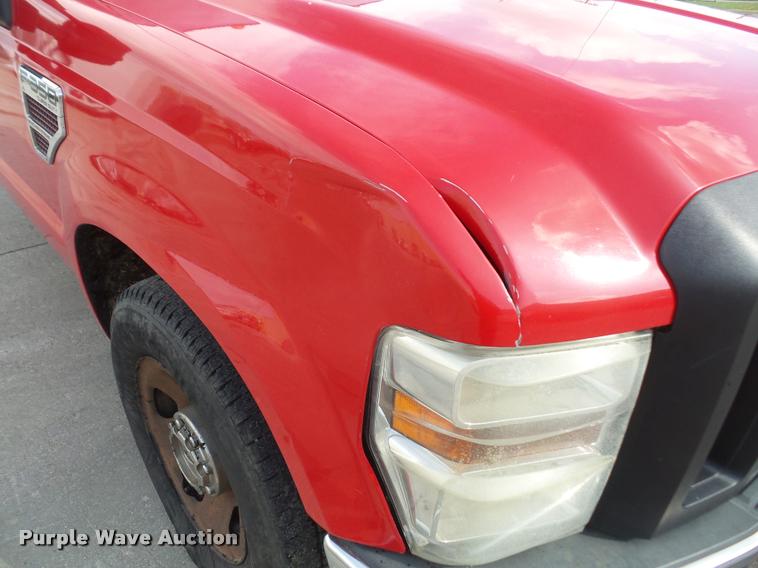 image for item DA8012 2008 Ford F350 Super Duty Crew Cab pickup truck cab and chassis