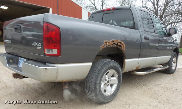 image for item DA8028 2003 Dodge Ram 1500 Quad Cab pickup truck