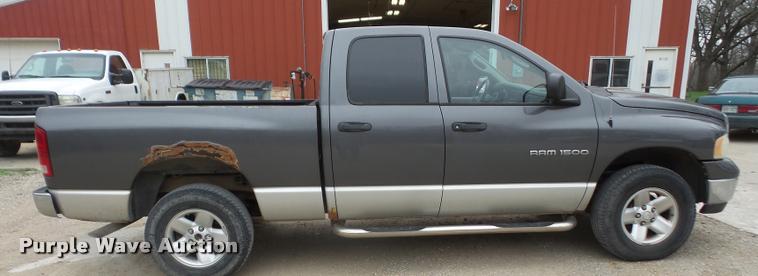 image for item DA8028 2003 Dodge Ram 1500 Quad Cab pickup truck