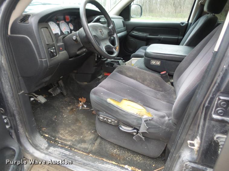 image for item DA8028 2003 Dodge Ram 1500 Quad Cab pickup truck