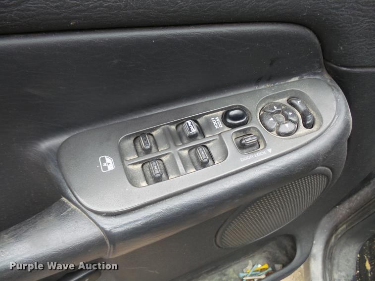 image for item DA8028 2003 Dodge Ram 1500 Quad Cab pickup truck