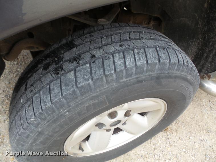 image for item DA8028 2003 Dodge Ram 1500 Quad Cab pickup truck