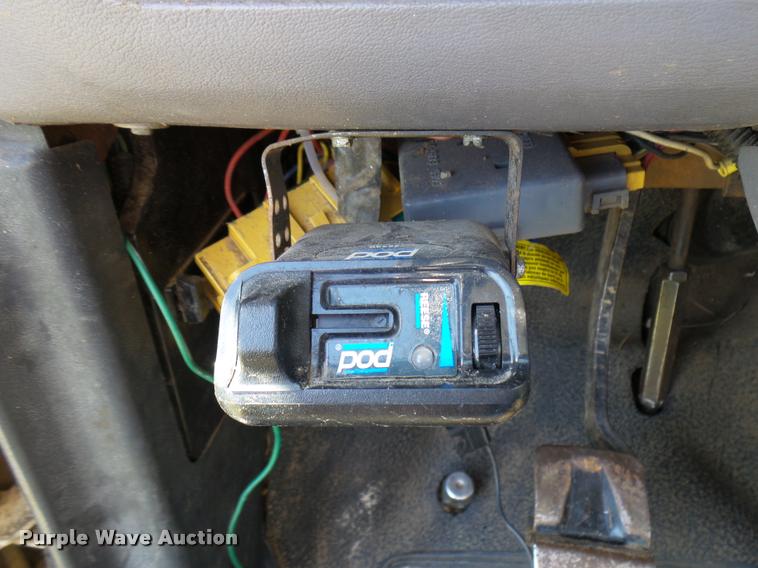 image for item DB0130 1998 Ford F800 truck cab and chassis