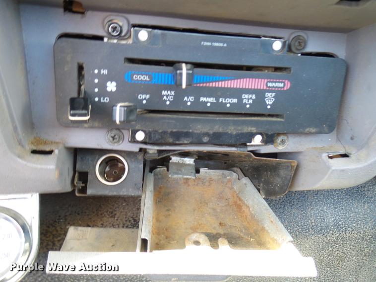 image for item DB0130 1998 Ford F800 truck cab and chassis