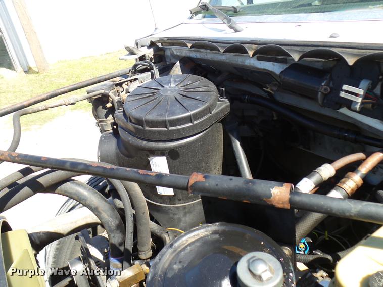 image for item DB0130 1998 Ford F800 truck cab and chassis