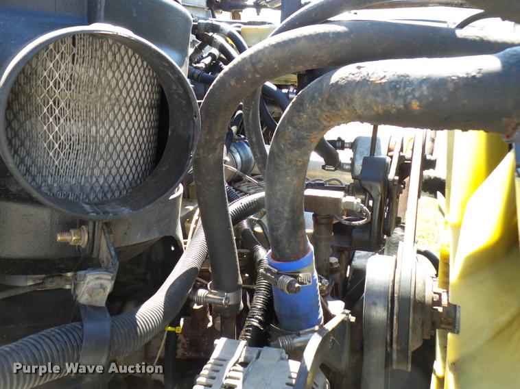 image for item DB0130 1998 Ford F800 truck cab and chassis