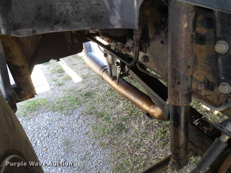 image for item DB0130 1998 Ford F800 truck cab and chassis