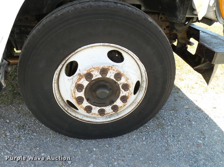 image for item DB0130 1998 Ford F800 truck cab and chassis