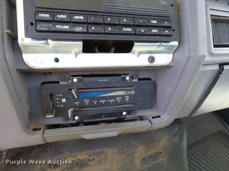 image for item DB0131 1997 Ford F800 flatbed truck