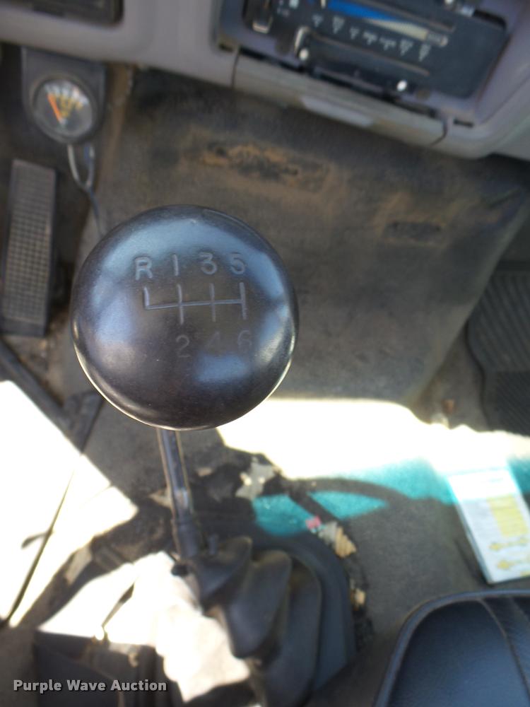 image for item DB0131 1997 Ford F800 flatbed truck