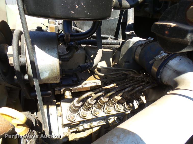 image for item DB0131 1997 Ford F800 flatbed truck