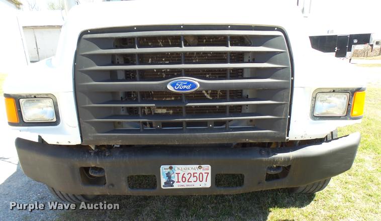 image for item DB0131 1997 Ford F800 flatbed truck