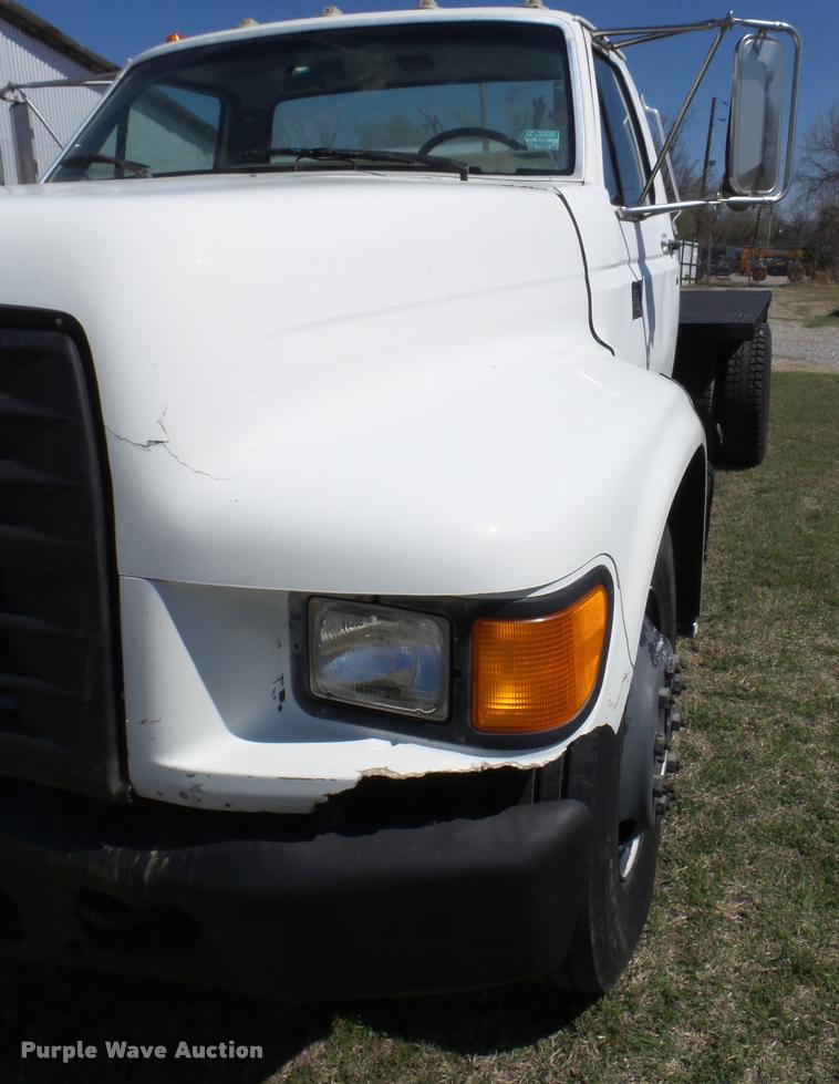 image for item DB0131 1997 Ford F800 flatbed truck