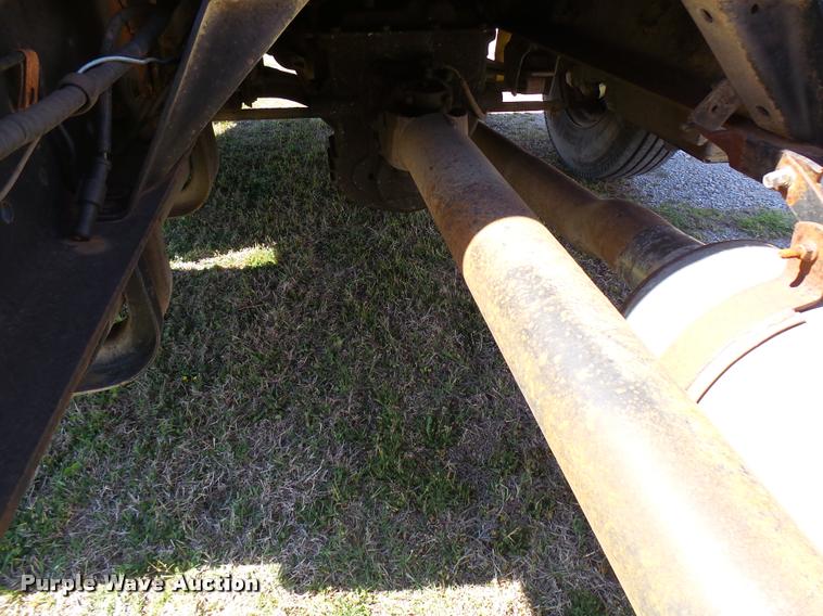 image for item DB0131 1997 Ford F800 flatbed truck