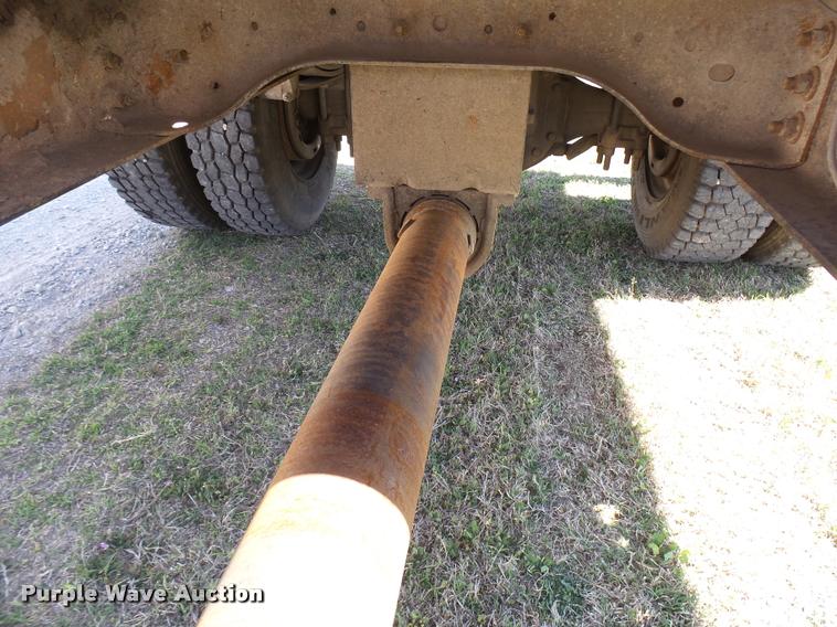 image for item DB0131 1997 Ford F800 flatbed truck