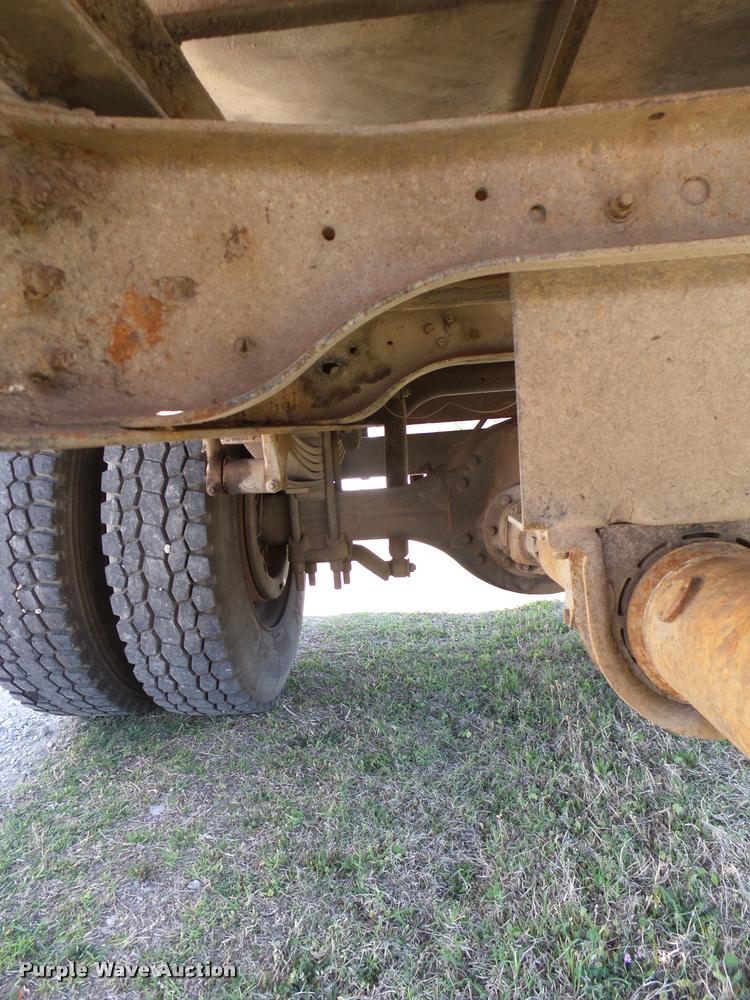 image for item DB0131 1997 Ford F800 flatbed truck