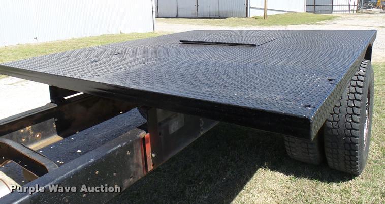 image for item DB0131 1997 Ford F800 flatbed truck