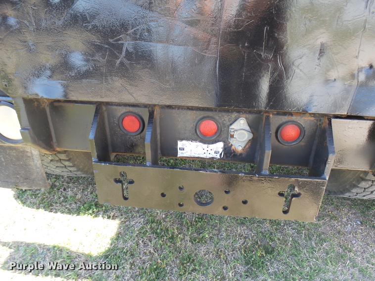 image for item DB0131 1997 Ford F800 flatbed truck