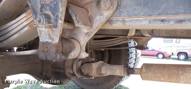 image for item DB0131 1997 Ford F800 flatbed truck