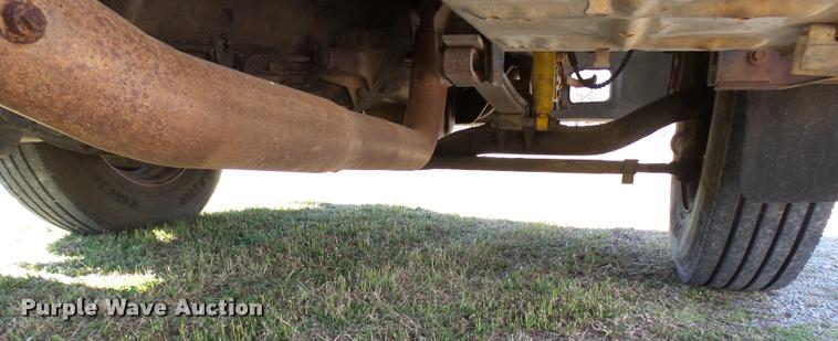 image for item DB0131 1997 Ford F800 flatbed truck