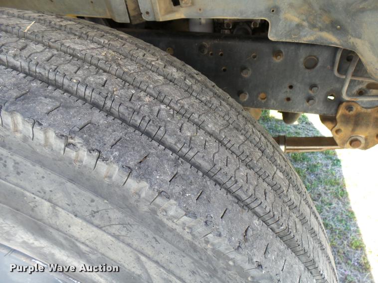 image for item DB0131 1997 Ford F800 flatbed truck