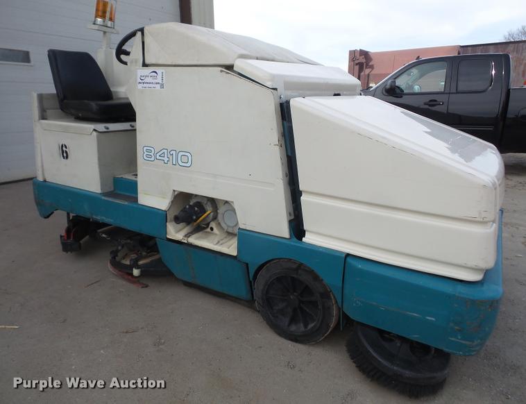 image for item DB0555 Tennant 8410 floor sweeper