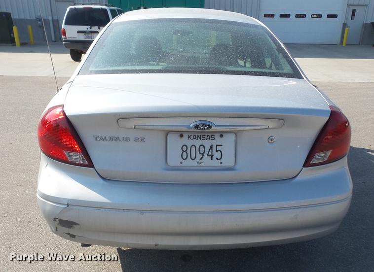 image for item DB0588 2003 Ford Taurus