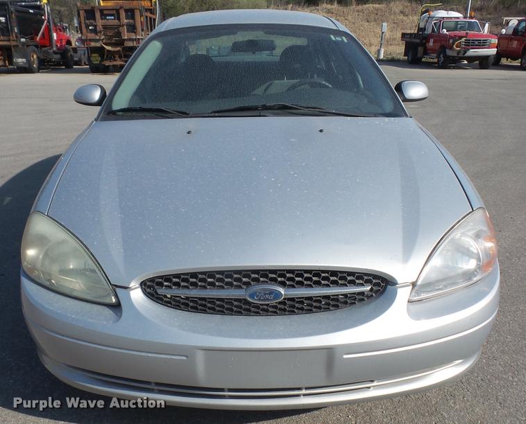 image for item DB0588 2003 Ford Taurus