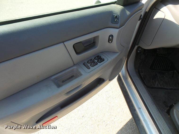 image for item DB0588 2003 Ford Taurus