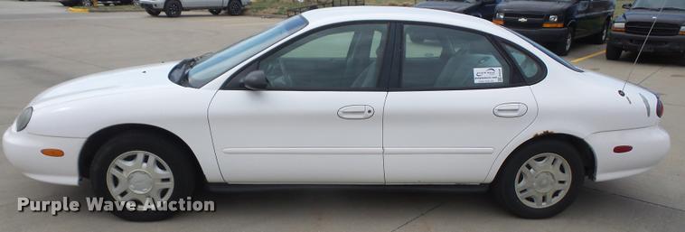 image for item DB0590 1999 Ford Taurus