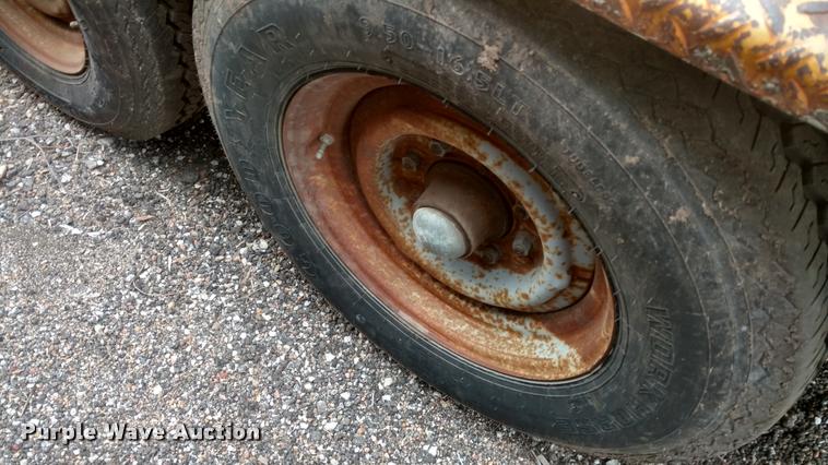 image for item DB0875 1984 Eager Beaver equipment trailer