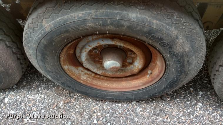 image for item DB0875 1984 Eager Beaver equipment trailer